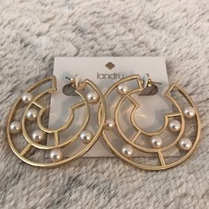 Beautiful Landry goal tone / pearls hoop earrings